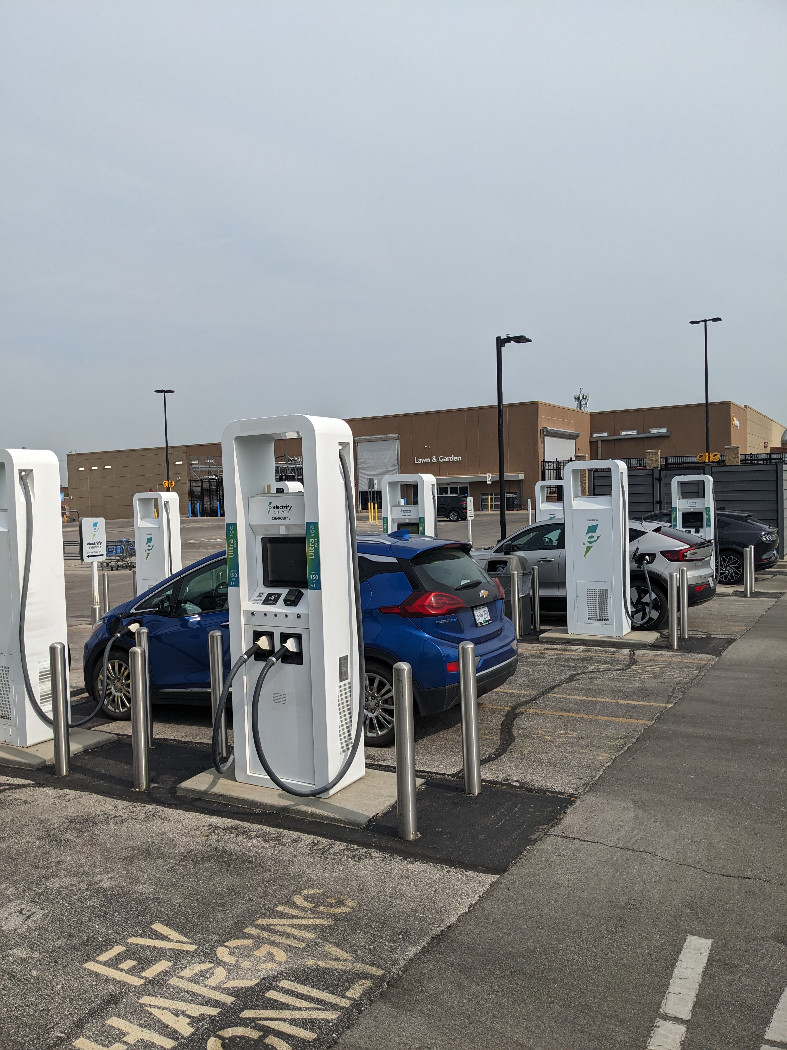 Walmart to introduce EV charging stations