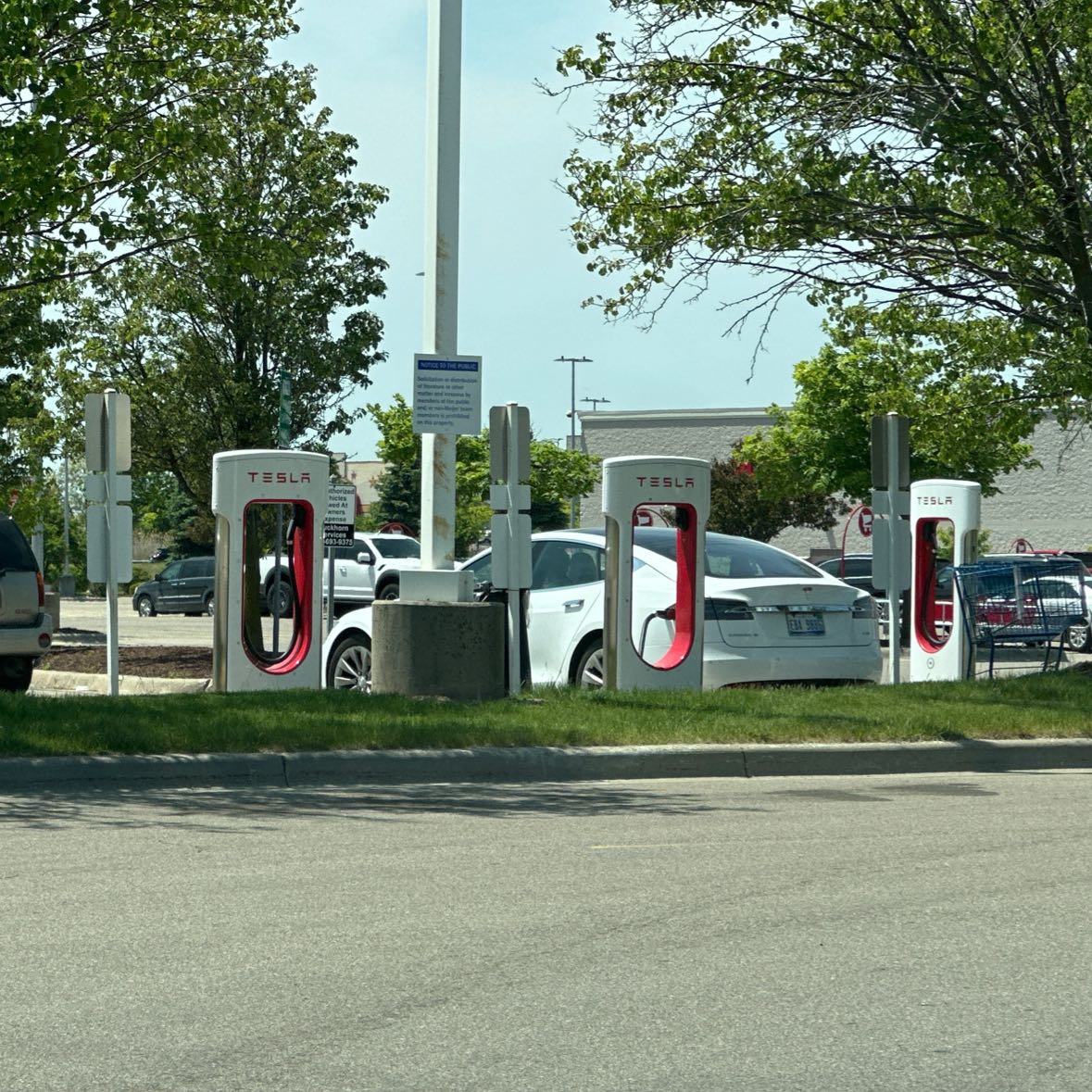 How much does it cost to deals charge a tesla at meijer